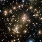 Скопление галактик Abell 370 и гравитационные линзы