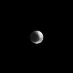 Космический аппарат «Кассини» показал неоднородность Япета
