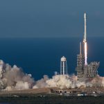 Первая ступень Falcon 9 успешно приземлилась после запуска секретного спутника